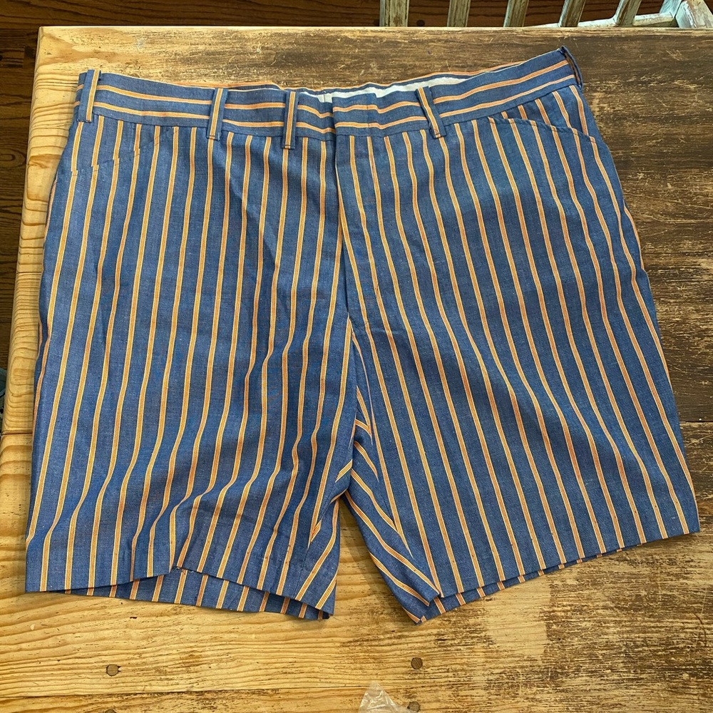 Vintage Mcgregor men’s 9” preppy striped shorts